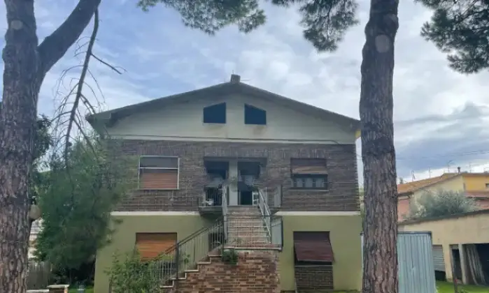 Rexer-Castiglione-del-Lago-Casalecascina-in-vendita-in-via-Trasimeno-I-Castiglione-del-Lago-Giardino