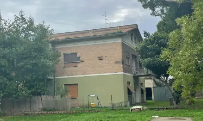 Rexer-Castiglione-del-Lago-Casalecascina-in-vendita-in-via-Trasimeno-I-Castiglione-del-Lago-Giardino