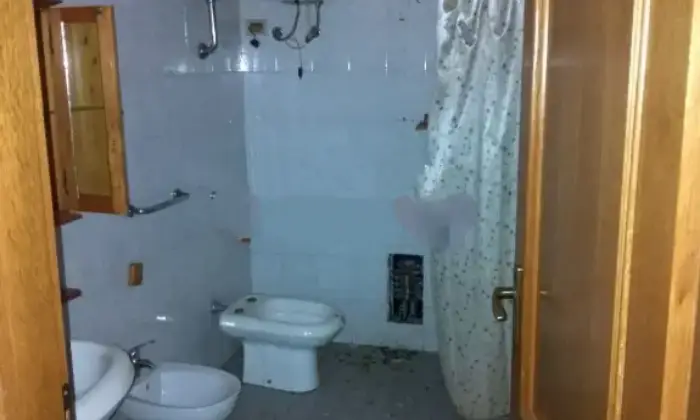 Rexer-Arienzo-Appartamento-su-due-piani-in-vendita-Bagno