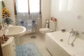 Rexer-Villafranca-in-Lunigiana-Villa-in-vendita-a-VILLAFRANCA-IN-LUNIGIANA-MS-Bagno