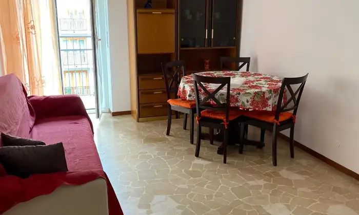 Rexer-Milano-Splendido-bilocale-su-viale-Monza-Salone