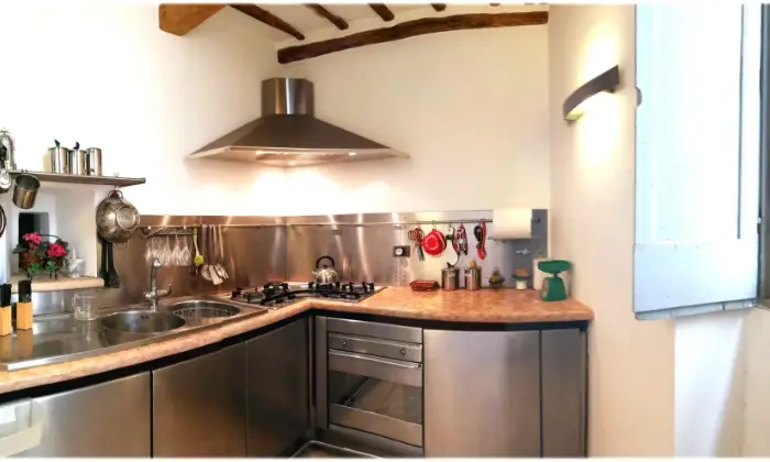 Rexer-Spello-Appartamento-in-Via-Torri-di-Properzio-Spello-Cucina