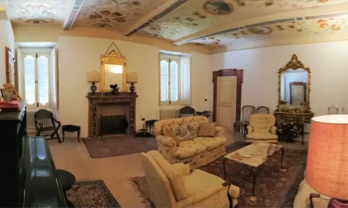 Rexer-Spello-Appartamento-in-Via-Torri-di-Properzio-Spello-Salone