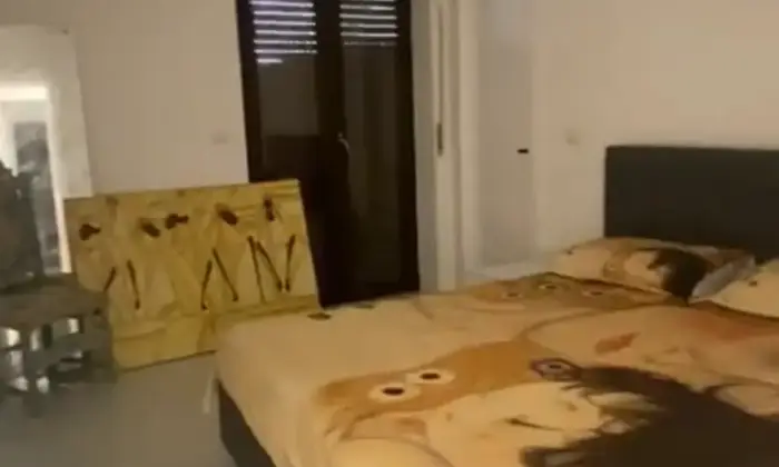 Rexer-Scalea-Vendo-appartamento-al-centro-di-scalea-appena-ristrutturato-CameraDaLetto