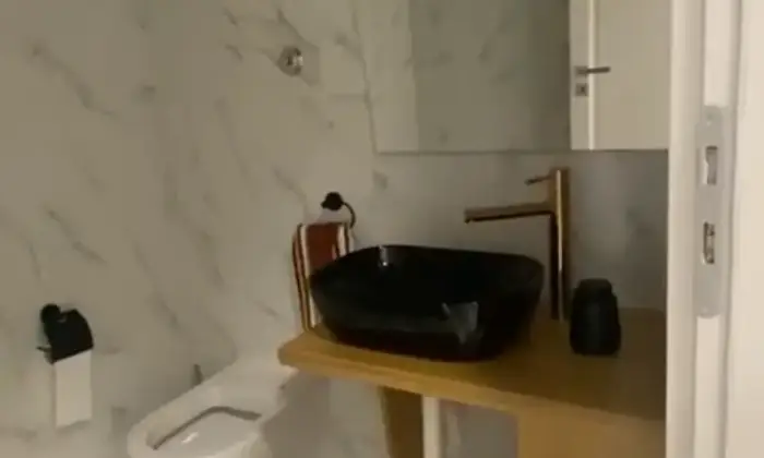 Rexer-Scalea-Vendo-appartamento-al-centro-di-scalea-appena-ristrutturato-Bagno