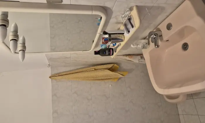 Rexer-Ocre-Trilocale-in-vendita-a-Ocre-Bagno