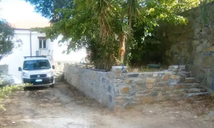 Rexer-Ceriana-Villa-con-piccola-piscina-Terrazzo