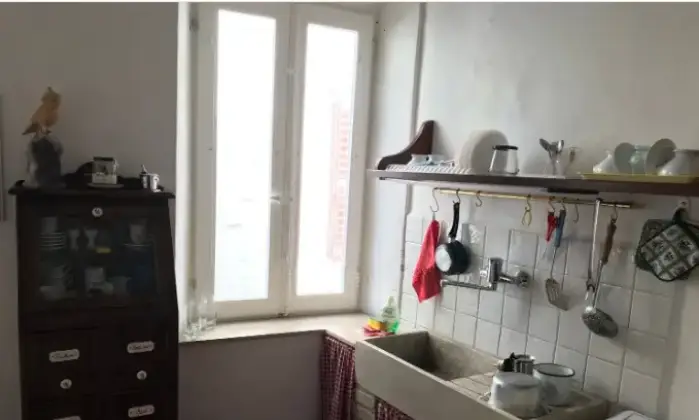 Rexer-Ostra-Vetere-Appartamento-su-due-piani-in-via-Fiorenza-ad-Ostra-Vetere-Cucina