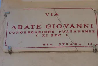 Rexer-Monte-SantAngelo-Affittasi-box-per-due-auto-o-furgone-a-Monte-SantAngelo-Altro