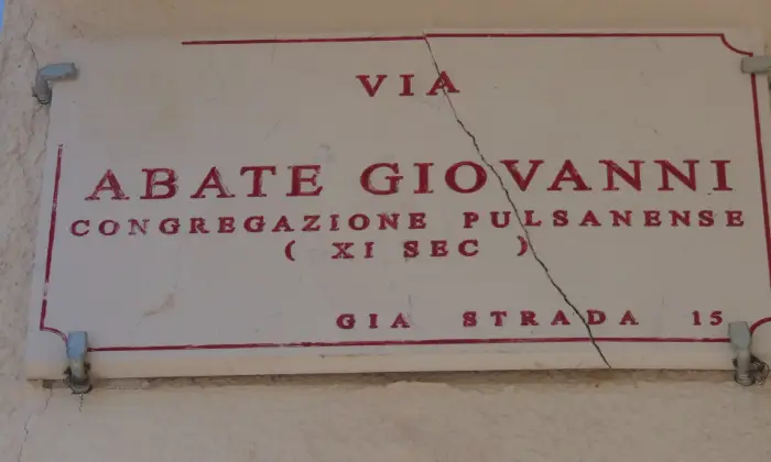 Rexer-Monte-SantAngelo-Affittasi-box-per-due-auto-o-furgone-a-Monte-SantAngelo-Altro