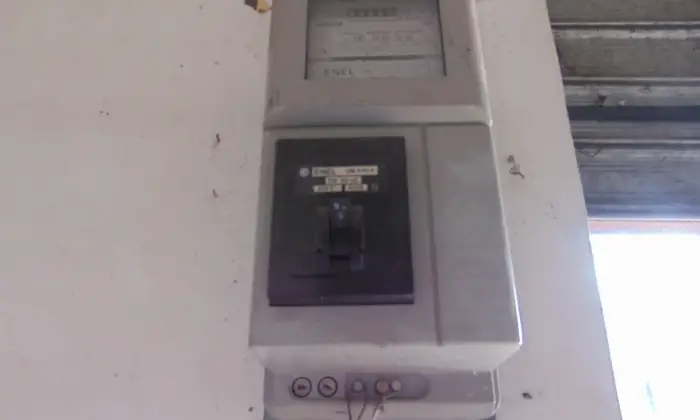 Rexer-Monte-SantAngelo-Affittasi-box-per-due-auto-o-furgone-a-Monte-SantAngelo-Altro