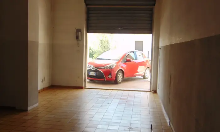 Rexer-Monte-SantAngelo-Affittasi-box-per-due-auto-o-furgone-a-Monte-SantAngelo-Altro