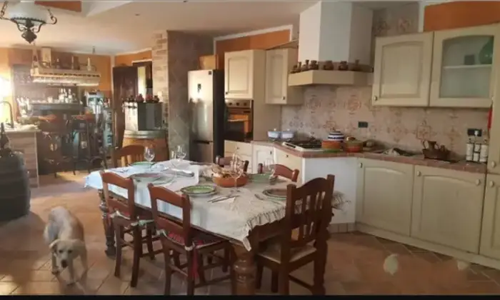 Rexer-Mortara-Casa-indipendente-con-dependance-e-rustici-Cucina