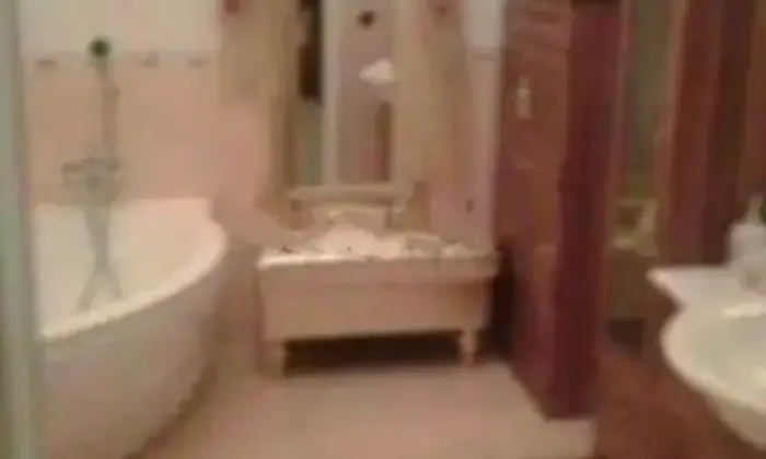 Rexer-Taranto-Vendesi-appartamento-al-piano-rialzato-quartiere-Tamburi-con-parco-condominiale-Bagno