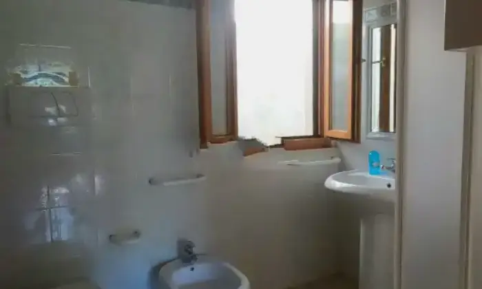 Rexer-Porto-Azzurro-Casa-di-paese-in-vendita-via-Provinciale-EstPorto-Azzurro-Bagno