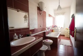 Rexer-Casteltermini-Quadrilocale-in-vendita-in-via-Guido-Pastore-a-Casteltermini-Bagno