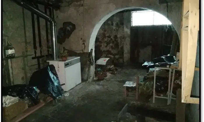 Rexer-Borgo-a-Mozzano-Palazzo-storico-di-charme-Cantina