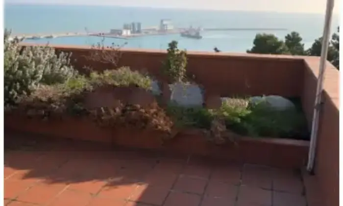 Rexer-Ortona-Appartamento-su-due-piani-in-vendita-in-via-Santa-Brigida-Terrazzo