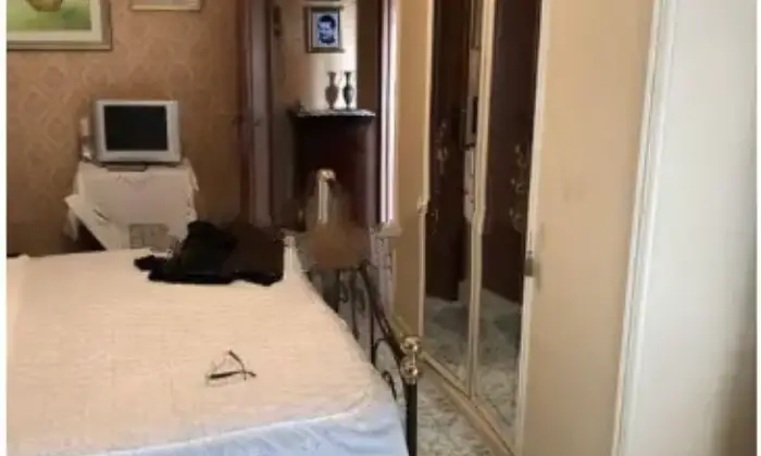 Rexer-Ortona-Appartamento-su-due-piani-in-vendita-in-via-Santa-Brigida-Camera-da-letto-matrimoniale
