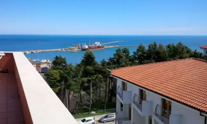 Rexer-Ortona-Appartamento-su-due-piani-in-vendita-in-via-Santa-Brigida-Vista