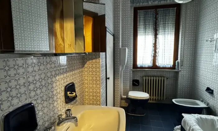 Rexer-Ortona-Appartamento-su-due-piani-in-vendita-in-via-Santa-Brigida-Bagno