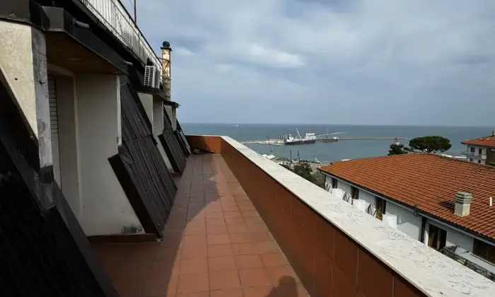 Rexer-Ortona-Appartamento-su-due-piani-in-vendita-in-via-Santa-Brigida-Terrazzo
