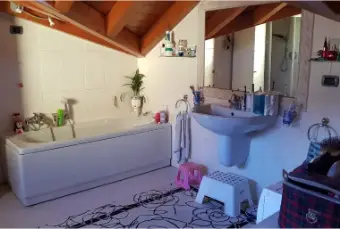 Rexer-Esine-Trilocale-in-vendita-in-via-Giuseppe-Mazzini-ad-Esine-Bagno