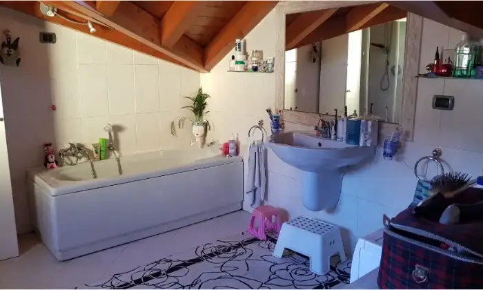Rexer-Esine-Trilocale-in-vendita-in-via-Giuseppe-Mazzini-ad-Esine-Bagno