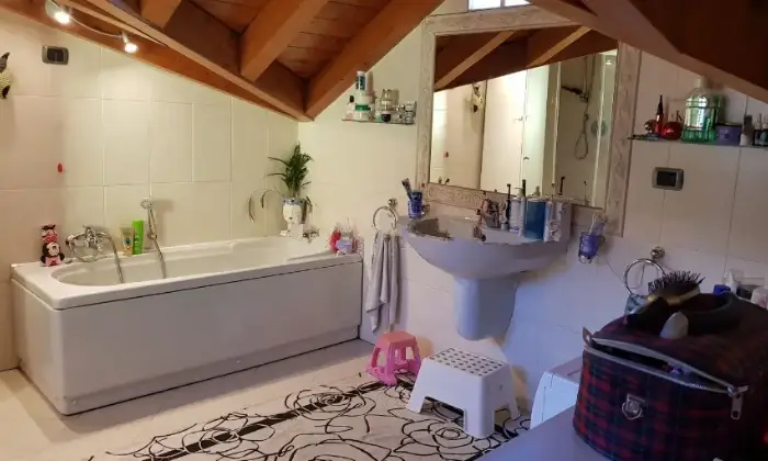 Rexer-Esine-Trilocale-in-vendita-in-via-Giuseppe-Mazzini-ad-Esine-Bagno