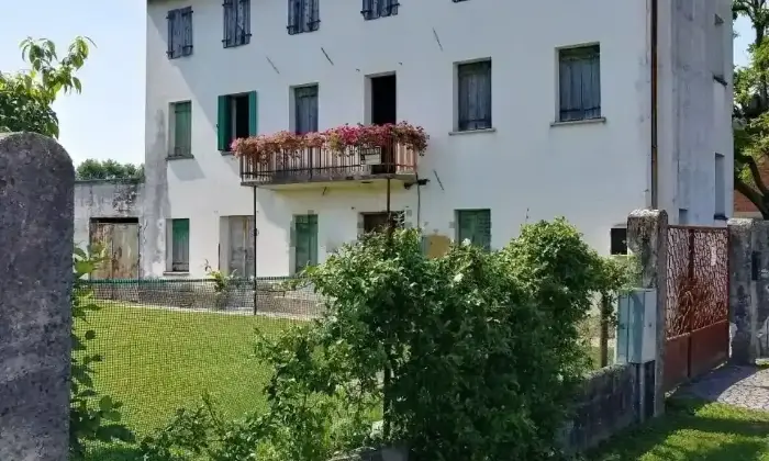 Rexer-Ronchis-Casalecascina-con-terreni-in-vendita-a-Ronchis-Giardino