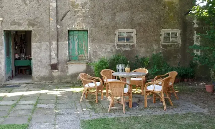 Rexer-Ronchis-Casalecascina-con-terreni-in-vendita-a-Ronchis-Giardino