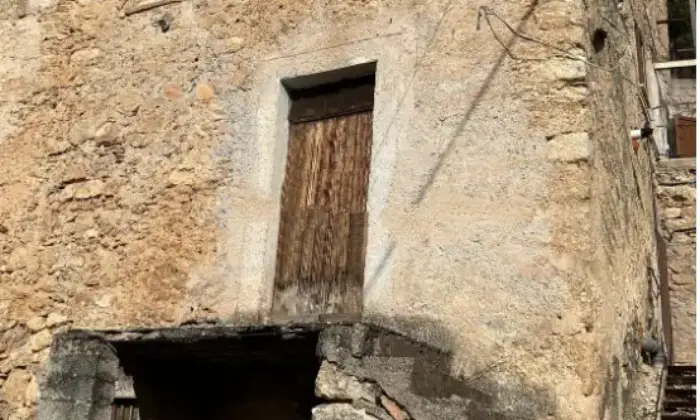 Rexer-Gioia-dei-Marsi-Casa-di-paese-in-vendita-in-via-Gretta-Terrazzo