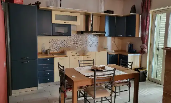 Rexer-Carlentini-Appartamento-su-due-piani-in-vendita-in-via-delliride-Cucina