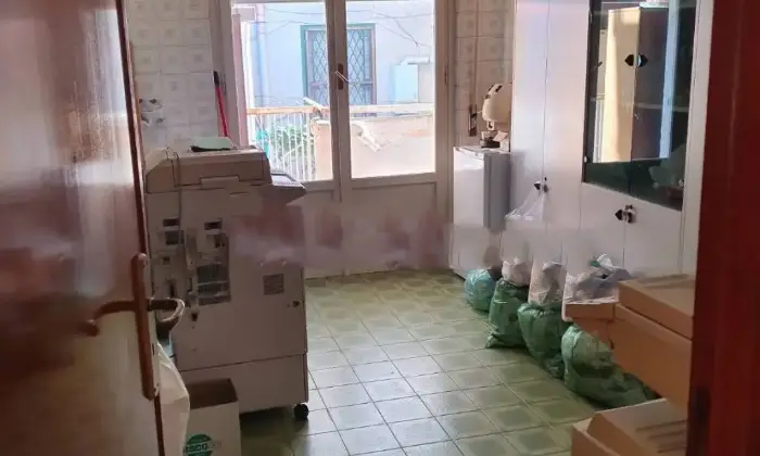 Rexer-Santa-Flavia-Vendesi-appartamento-in-Duca-della-Grazia-a-Santa-Flavia-Bagno
