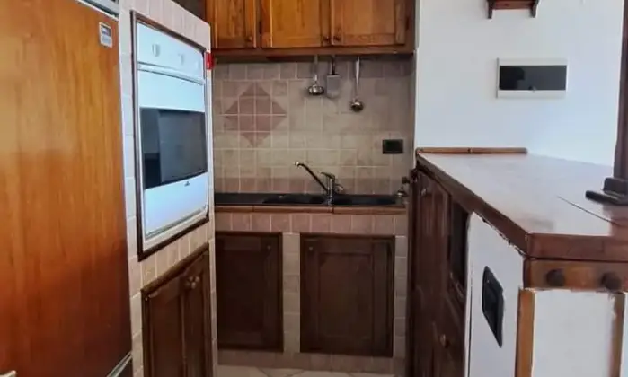 Rexer-Dongo-Vendesi-appartamento-a-Dongo-sul-Lago-di-Como-Cucina