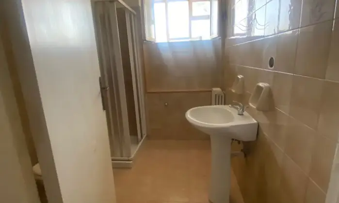 Rexer-Squinzano-Appartamento-in-vendita-in-via-Ernesto-Abbate-a-Squinzano-BAGNO