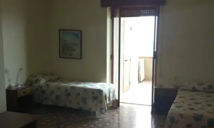 Rexer-Brancaleone-Appartamento-indipendente-in-Villa-Bifamiliare-CameraDaLetto