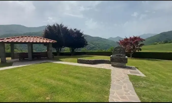 Rexer-San-Marcello-Piteglio-Casale-in-vendita-in-via-la-Sala-San-Marcello-Piteglio-Giardino