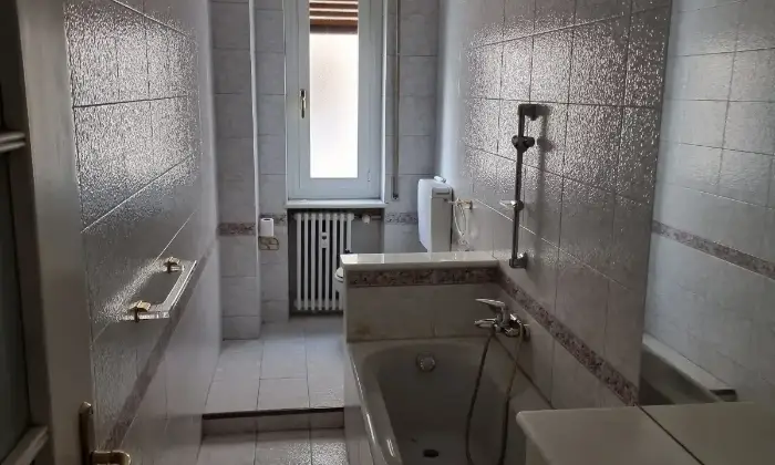 Rexer-Arquata-Scrivia-Vendesi-Appartamento-silenziosom-p-ad-Arquata-Scriva-provincia-Alessandria-Bagno