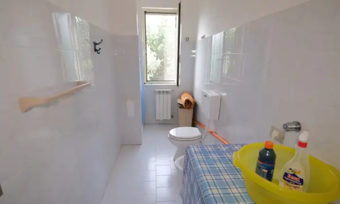 Rexer-Pietraperzia-Vendo-casa-in-campagna-Bagno