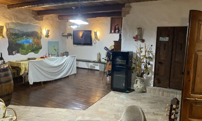 Rexer-Torricella-Sicura-Villa-vista-GSasso-vicino-al-centro-citt-Salone