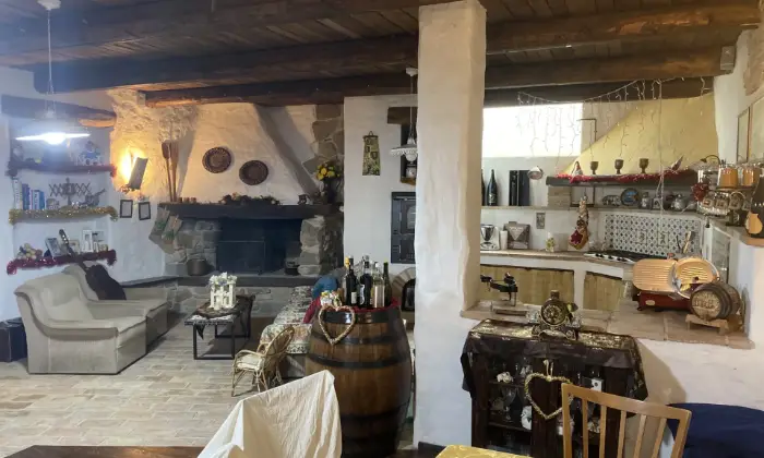Rexer-Torricella-Sicura-Villa-vista-GSasso-vicino-al-centro-citt-Altro