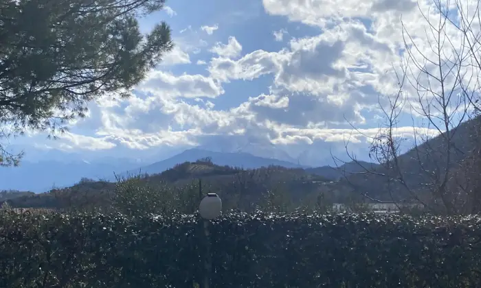 Rexer-Torricella-Sicura-Villa-vista-GSasso-vicino-al-centro-citt-Terrazzo