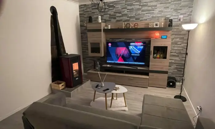 Rexer-Brugnato-Trilocale-ristrutturato-mq-Salone