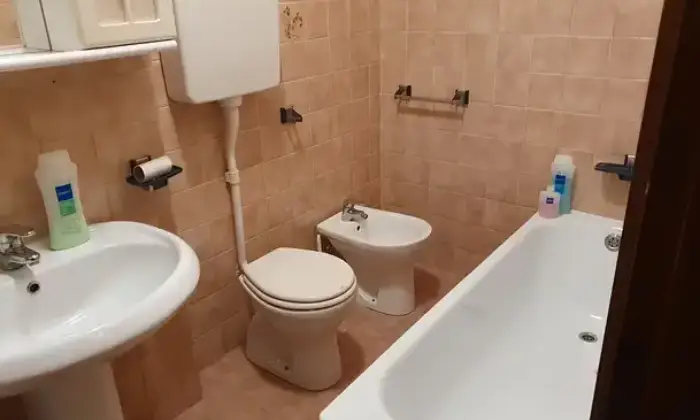Rexer-Imola-Vendesi-appartamento-zona-centrale-a-IMOLA-BO-Bagno