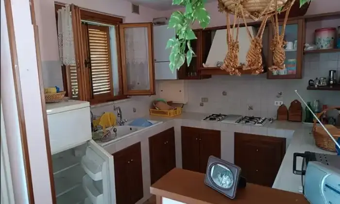 Rexer-Serra-SantAbbondio-Casa-nel-borgo-a-Serra-SantAbbondio-PU-Cucina