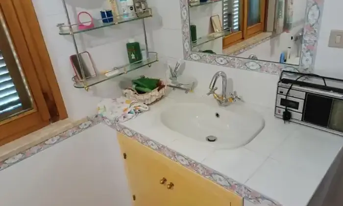 Rexer-Serra-SantAbbondio-Casa-nel-borgo-a-Serra-SantAbbondio-PU-Cucina