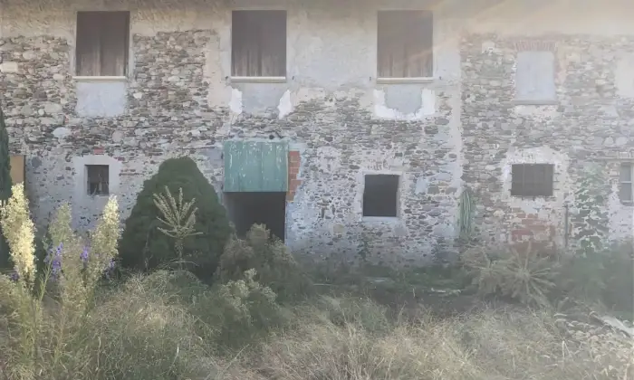 Rexer-Fontaneto-dAgogna-Casale-indipendente-da-ristrutturare-Terrazzo