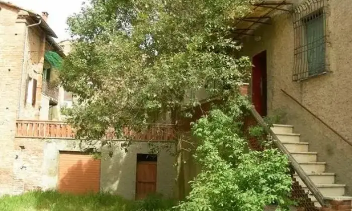 Rexer-Castiglione-del-Lago-Vendesi-appartamento-a-Pozzuolo-GIARDINO