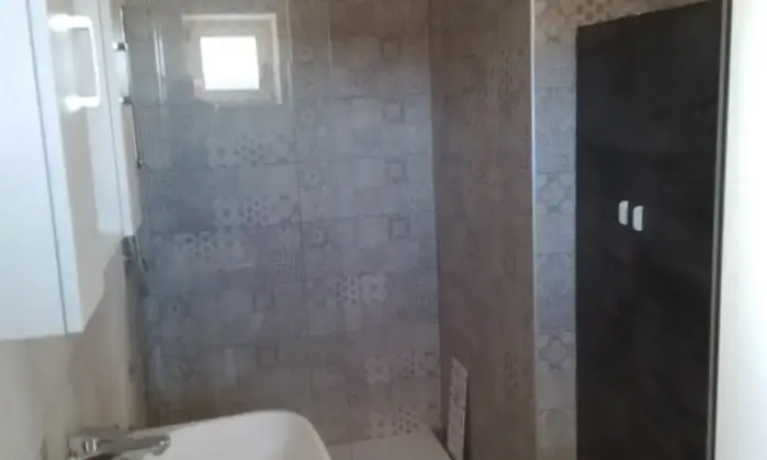 Rexer-Pontelandolfo-Villa-in-collina-con-grande-oliveto-Bagno